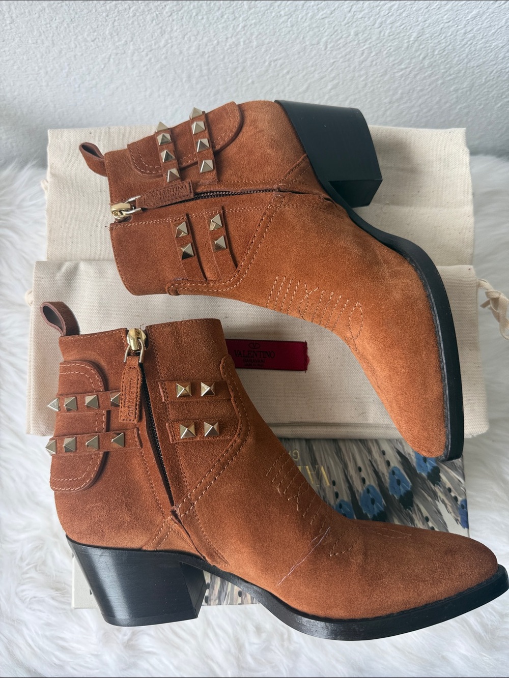 NWOT Authentic Valentino Garavani Brown Suede Studded Ankle Booties - Picture 4 of 7
